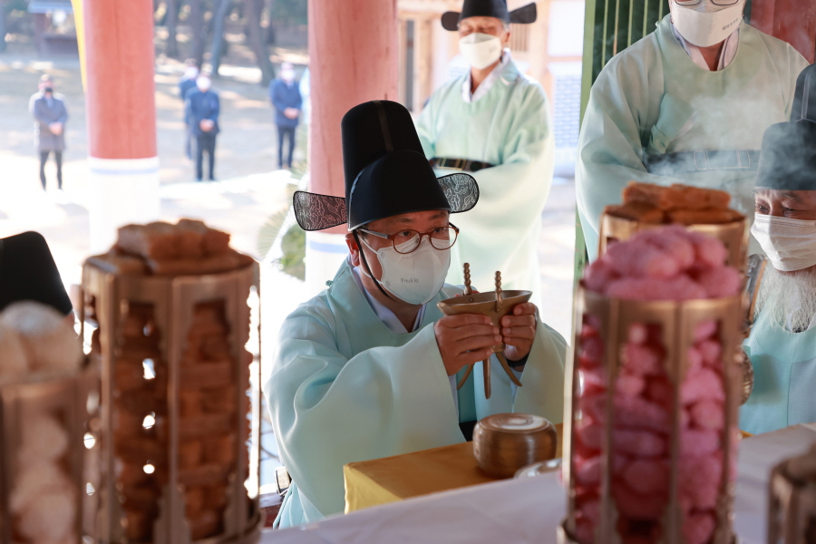 제500주기 정순왕후 기신제 봉행 사진 (2).jpg